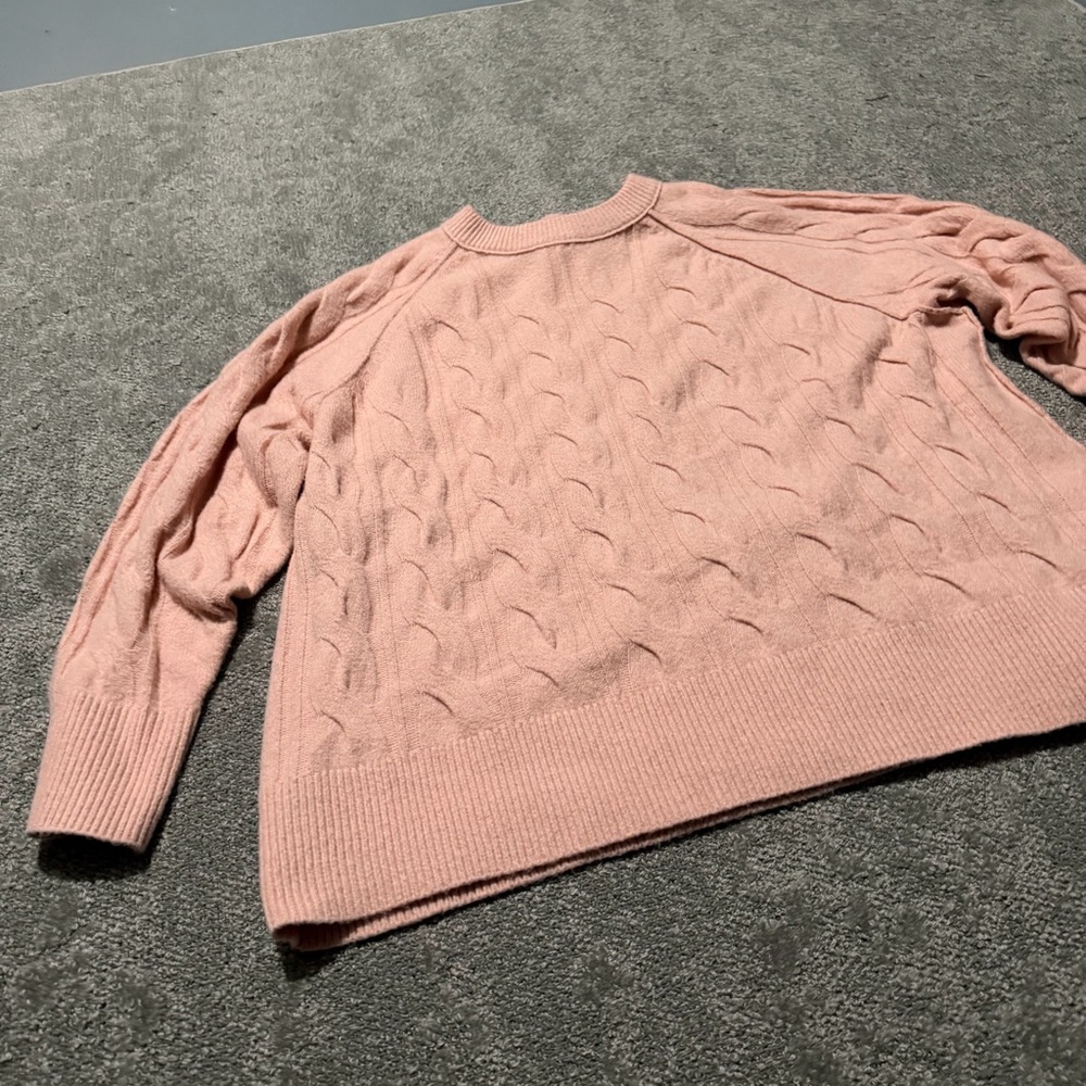 Aerie women’s 98% polyester cable‎ sweater in a great light pink size large